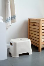 صندلی حمام هیوا